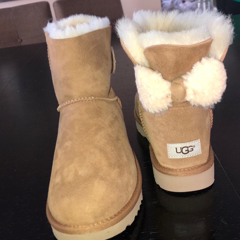 Ugg Arielle Bow Boots *Never Worn*